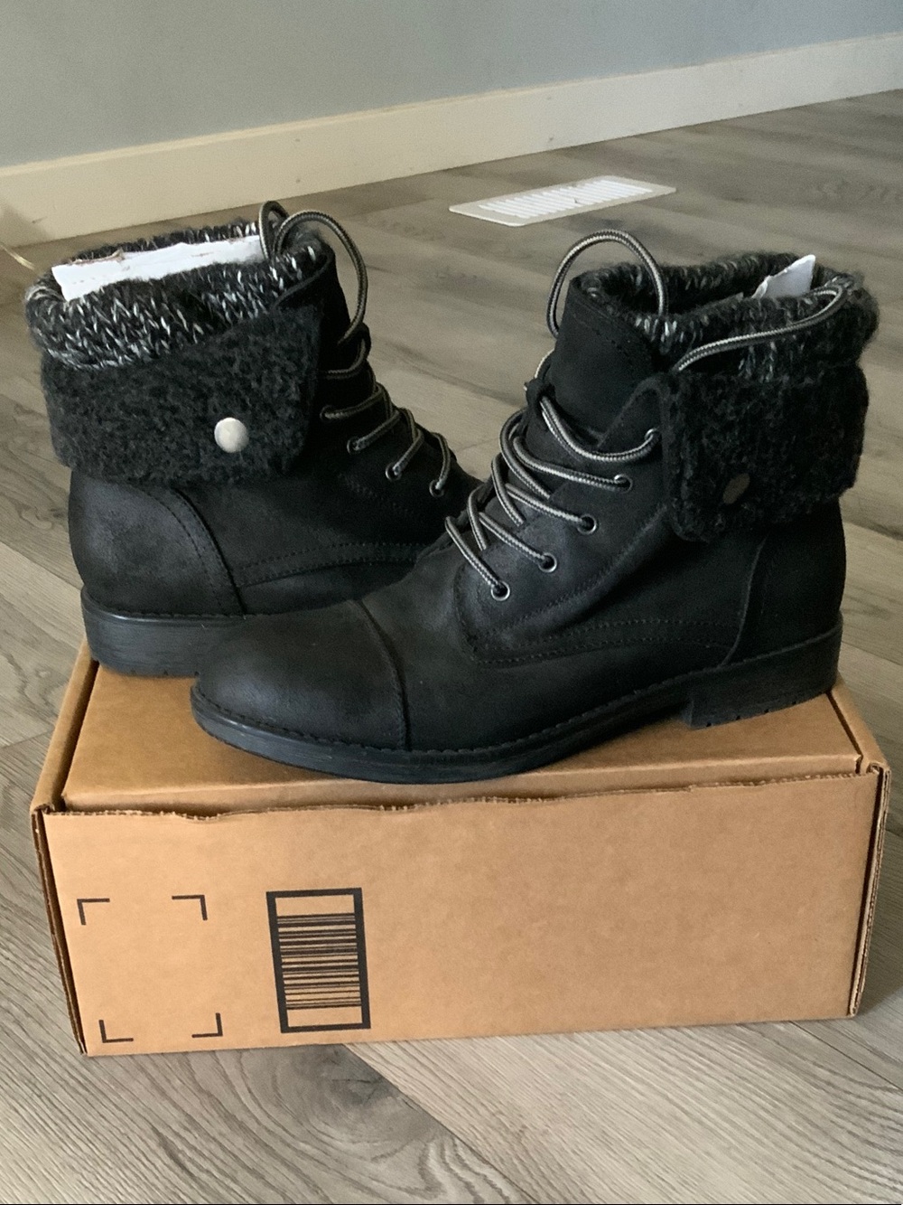 Cliffs by WHITE MOUNTAIN Black Lace-Up Knit Cuff Ankle Boots